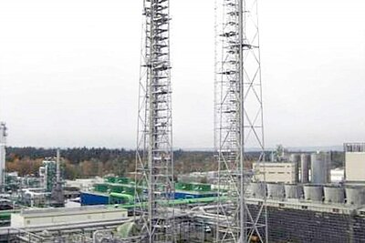 Außenansicht auf eine Raffgas-Anlage