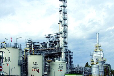 Außenansicht einer Altöl-Recyclingsanlage