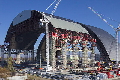 Außenansicht eines New Safe Confinement